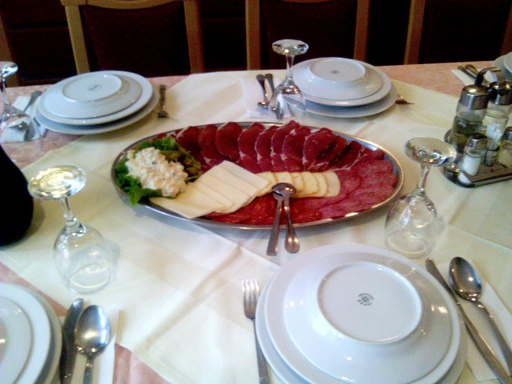 Guest House Sv. Nikola Dugo Selo Екстериор снимка