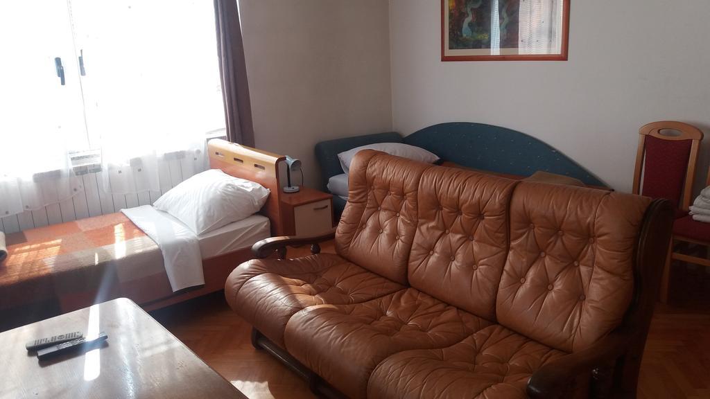 Guest House Sv. Nikola Dugo Selo Екстериор снимка